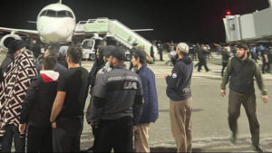 polisi rusia kerusuhan