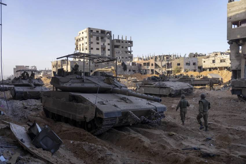 Tank Israel Tembak Dua Tentara IDF