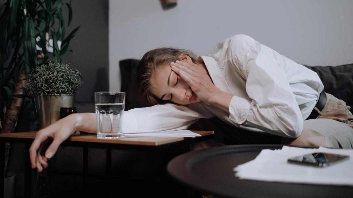 Fakta Alasan Sering Tersentak Saat Duduk Karena Kelelahan