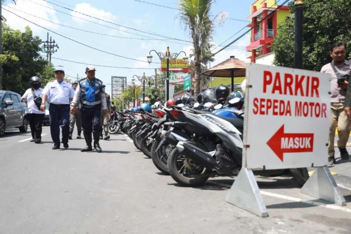 Viral Parkir Liar Ketok 150 Ribu