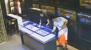 18 Jam Tangan Mewah