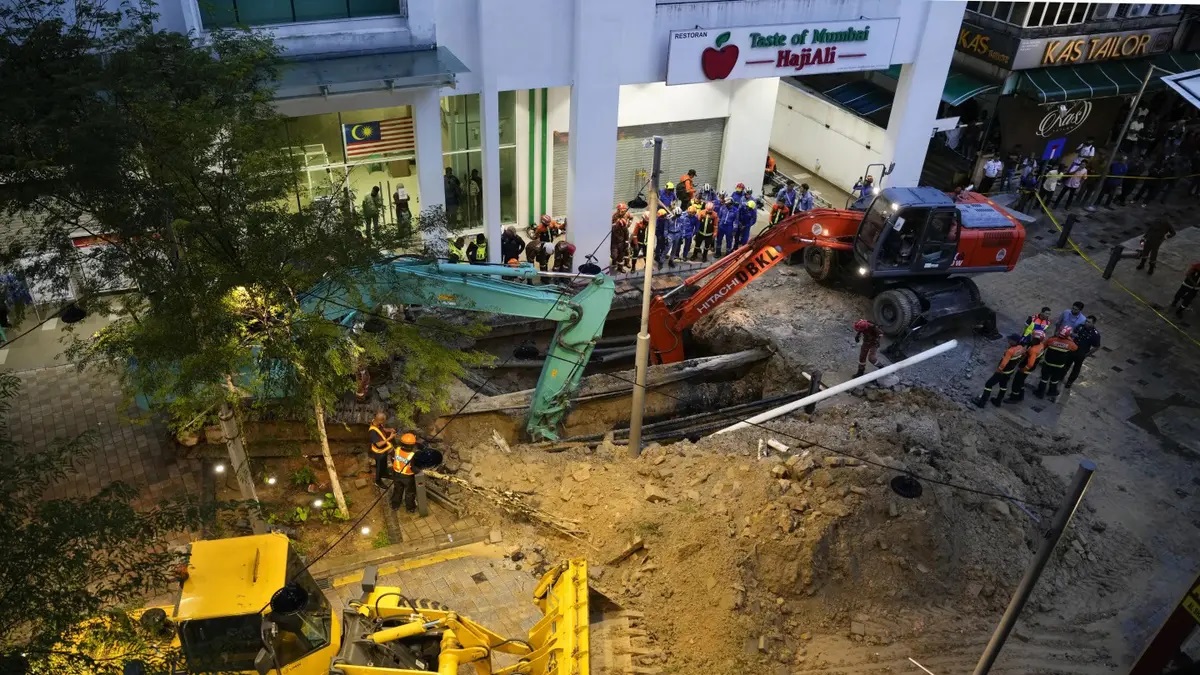 Stop Pencarian Turis India Hilang di Sinkhole Malaysia