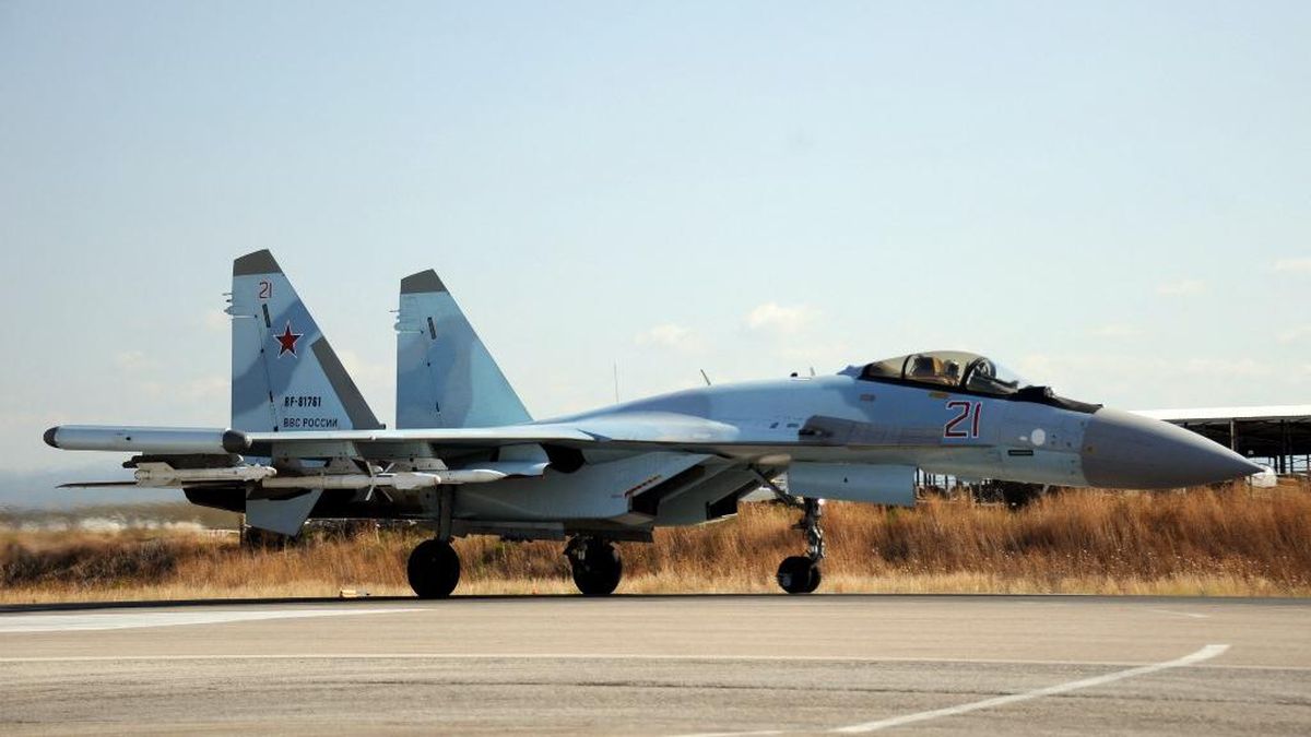 Sengit! Jet Tempur Su-35 Rusia Ditembak Jatuh Ukraina